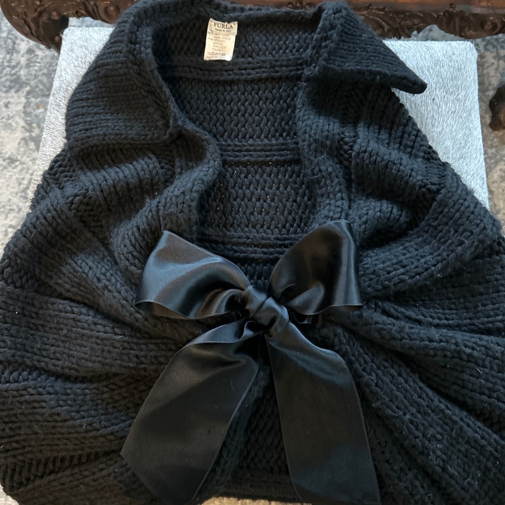 Furla knit wrap - Italy